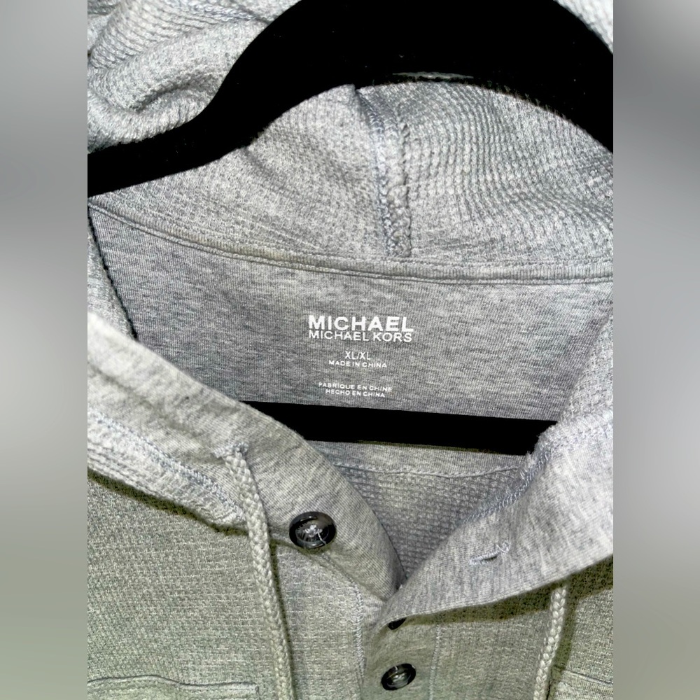 Michael Kors - Picture 1 of 3